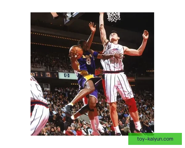 亨利经典瞬间回顾：阿森纳传奇前锋高光时刻